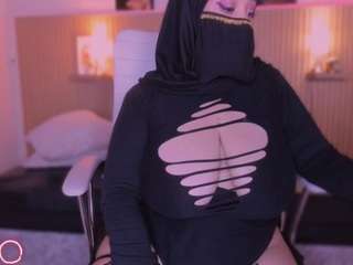 cloe-adams
