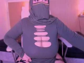 cloe-adams
