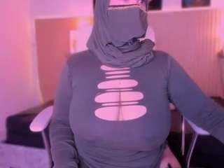 cloe-adams
