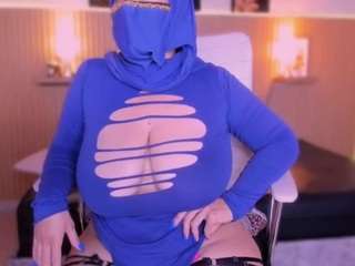 cloe-adams