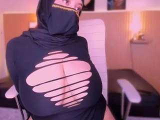 cloe-adams