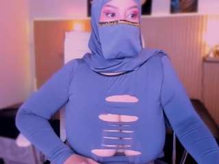 cloe-adams
