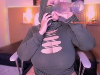 cloe-adams