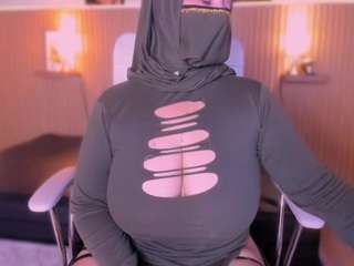 cloe-adams
