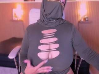 cloe-adams