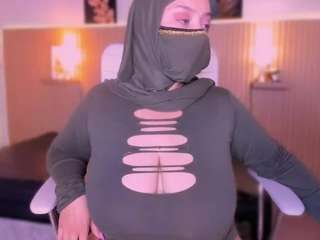 cloe-adams