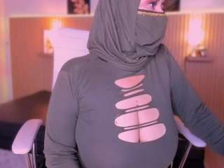 cloe-adams