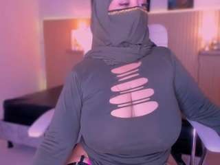 cloe-adams