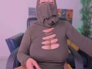 cloe-adams