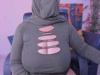 cloe-adams
