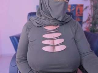 cloe-adams