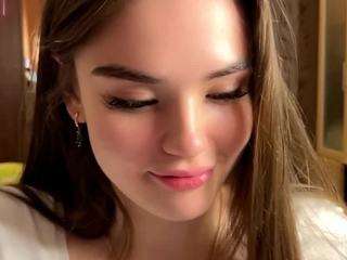 jinnygarland Live Webcam on CamSoda