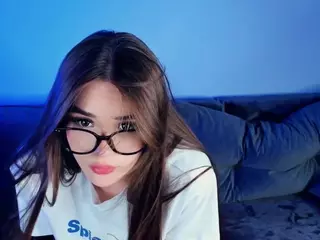 JinnyGarland's Live Sex Cam Show
