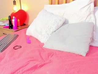 nicoleangels Live Webcam on CamSoda