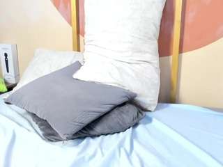 Live cam show with Nicole Angels