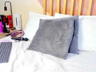 Nicole Angels live webcam show