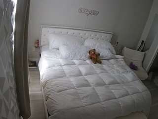 voyeurcam-whitneyoc-01
