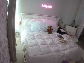 voyeurcam-whitneyoc-01