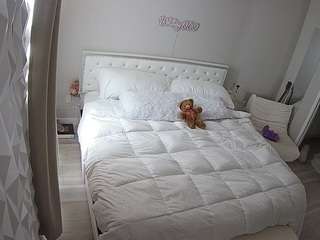 voyeurcam-whitneyoc-01