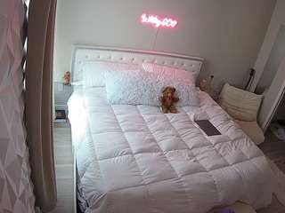 voyeurcam-whitneyoc-01