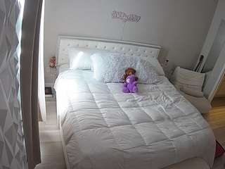 voyeurcam-whitneyoc-01