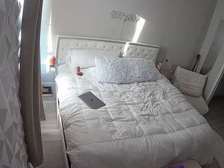 voyeurcam-whitne... Live Webcam on CamSoda