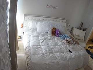voyeurcam-whitneyoc-01