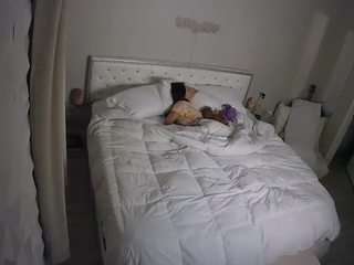 voyeurcam-whitneyoc-01