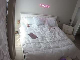voyeurcam-whitneyoc-01