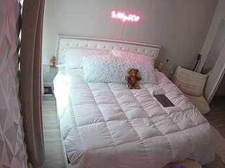voyeurcam-whitneyoc-01