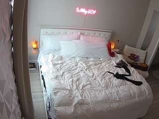 voyeurcam-whitneyoc-01