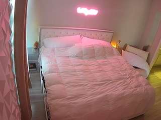 voyeurcam-whitne... Live Webcam on CamSoda