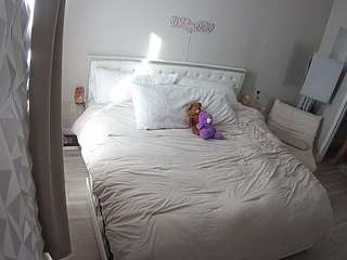 voyeurcam-whitneyoc-01