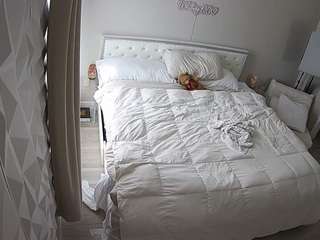 voyeurcam-whitneyoc-01