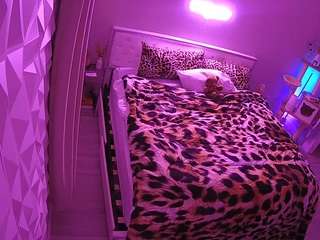 voyeurcam-whitne... Live Webcam on CamSoda