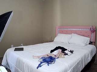 voyeurcam-whitneyoc-01