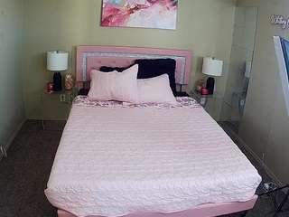 voyeurcam-whitne... Live Webcam on CamSoda