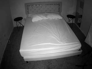voyeurcam-whitneyoc-01