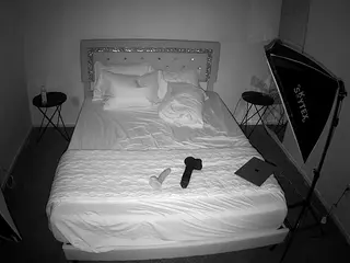 voyeurcam-whitneyoc-01