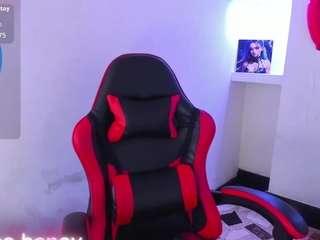 zoeconnor19's CamSoda show and profile