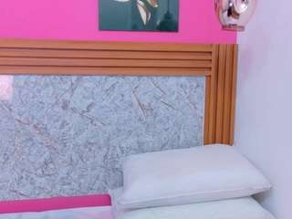 kinkyandsavage's CamSoda show and profile