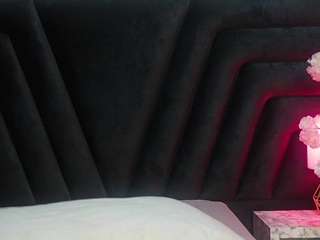 kinkyandsavage live webcam show