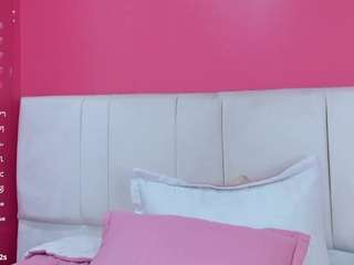 pamellaevans's CamSoda show and profile