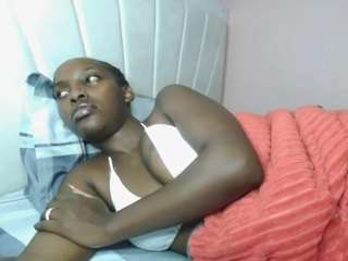 amorueen99 live cam profile