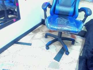 Live cam show with Bonnyestar