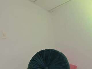 Live webcam model irinalewis on Soda Cams