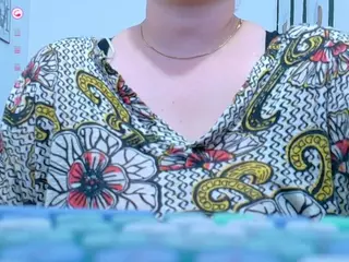 curvymaturee's Live Sex Cam Show