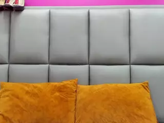 JESSY-CORTES's Live Sex Cam Show