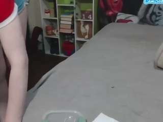 average-girl Live Webcam on CamSoda