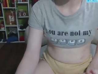 average-girl Live Webcam on CamSoda